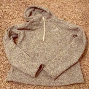 North Face Pull Over